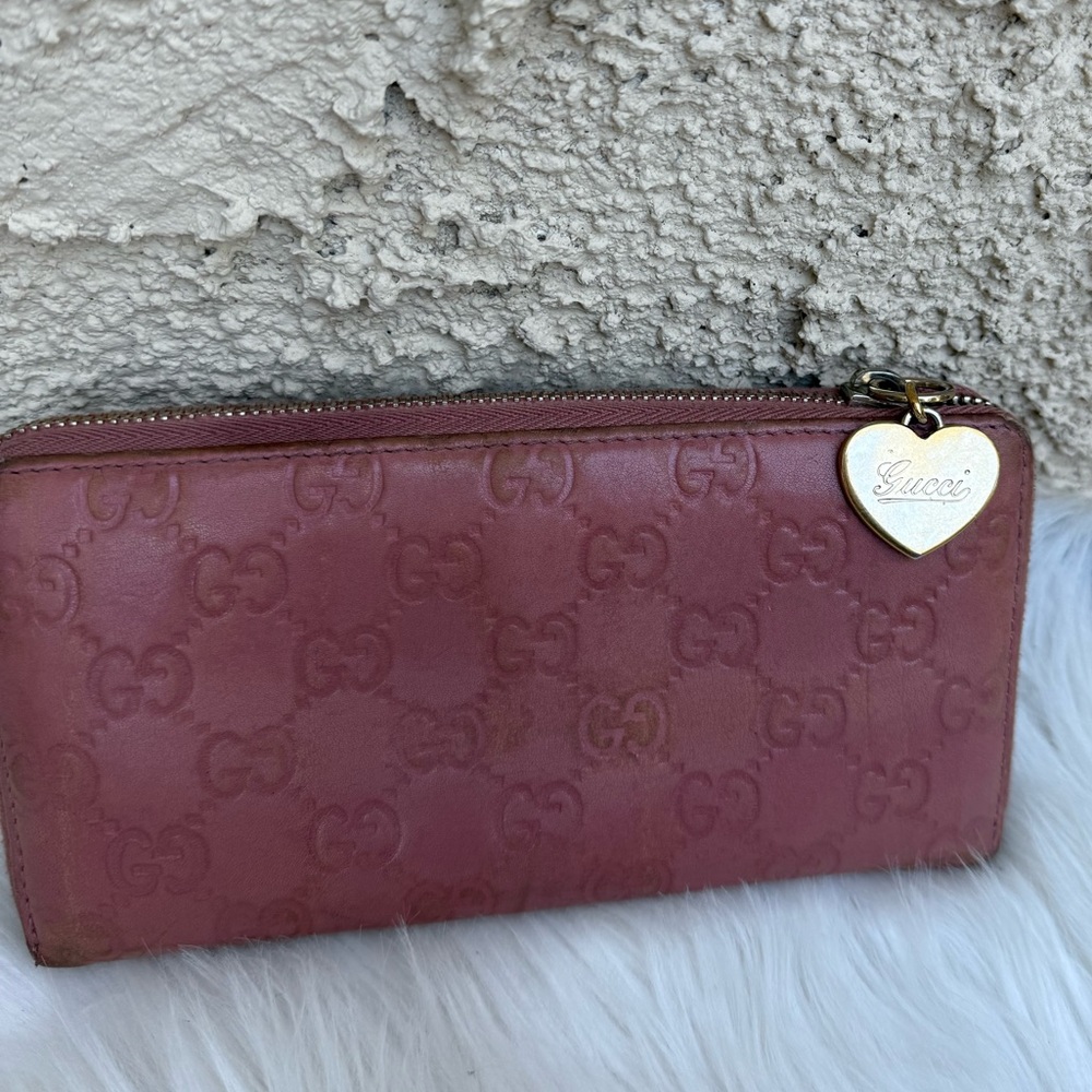 Gucci Guccissima Pink zip around leather Wallet